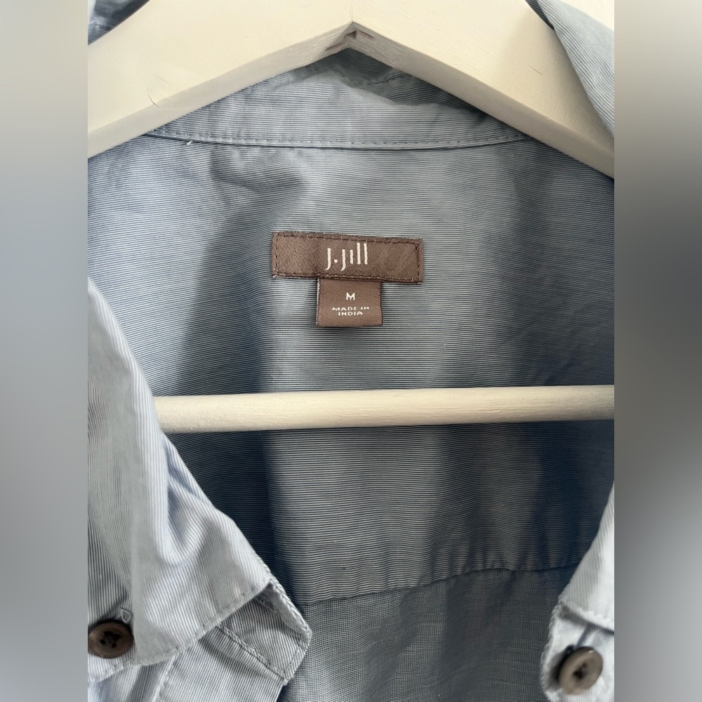 J. Jill Womens Sz Medium Light Blue Casual Classic Button Down Shirt Top career - Picture 3 of 5